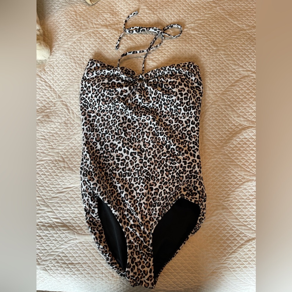 Albion animal print one piece size S, EUC